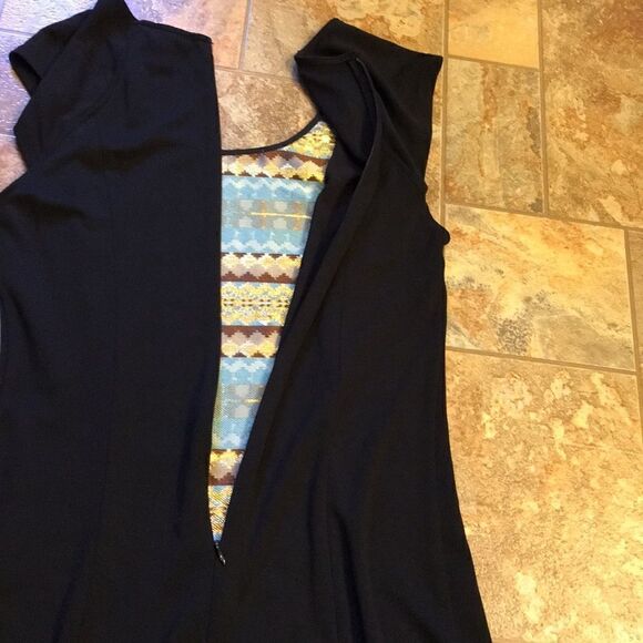 Ladies Ambar Metallic Dress - Picture 9 of 9